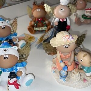 7 Angel Cheeks Christmas figurine